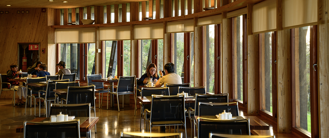 Explora Rapa Nui dining room