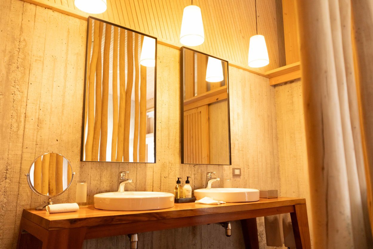 Explora Rapa Nui Raa suite bathroom