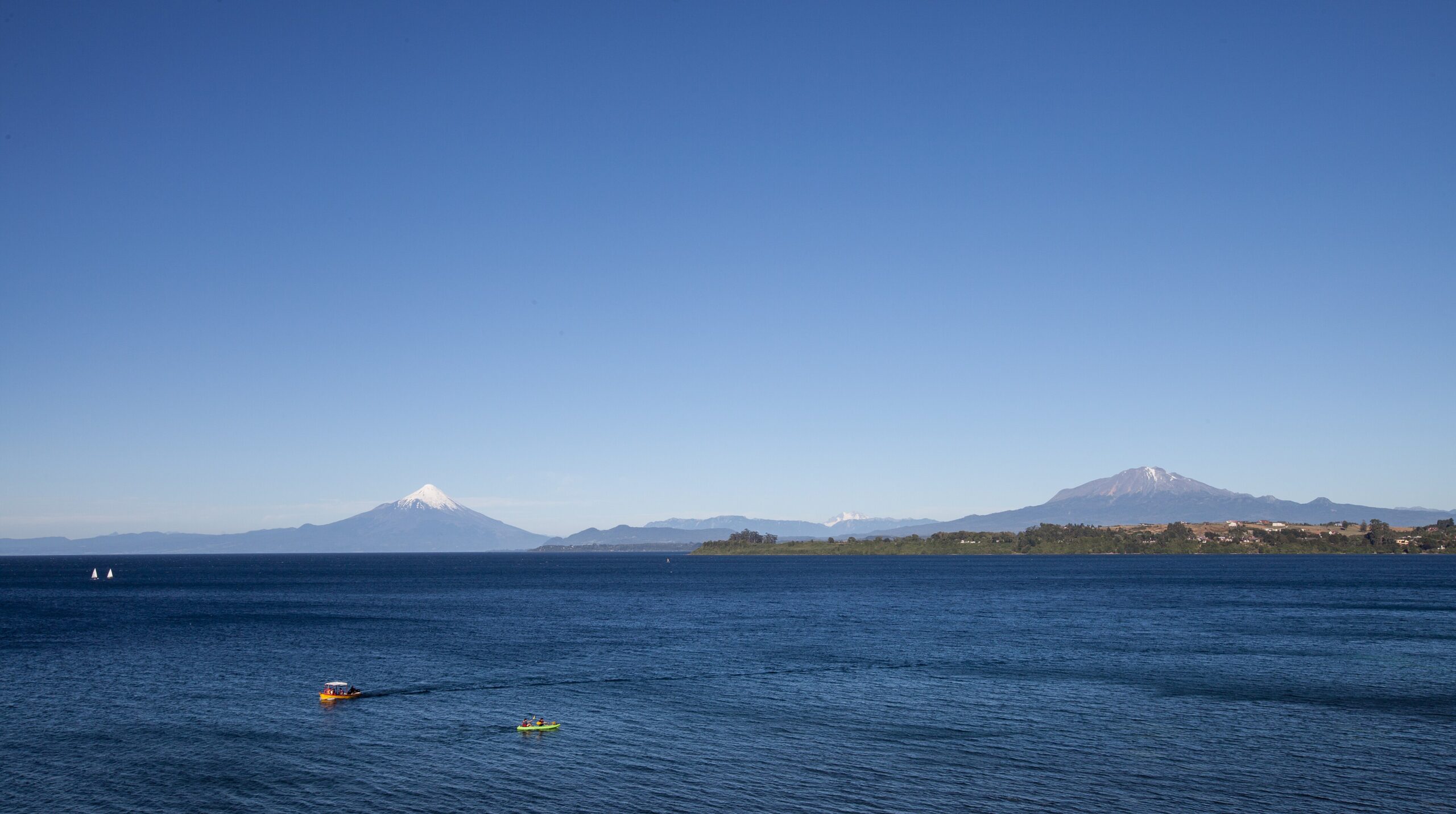 Volcán Osorno and Calbuco across Lago Llanquihue from Puerto Varas
